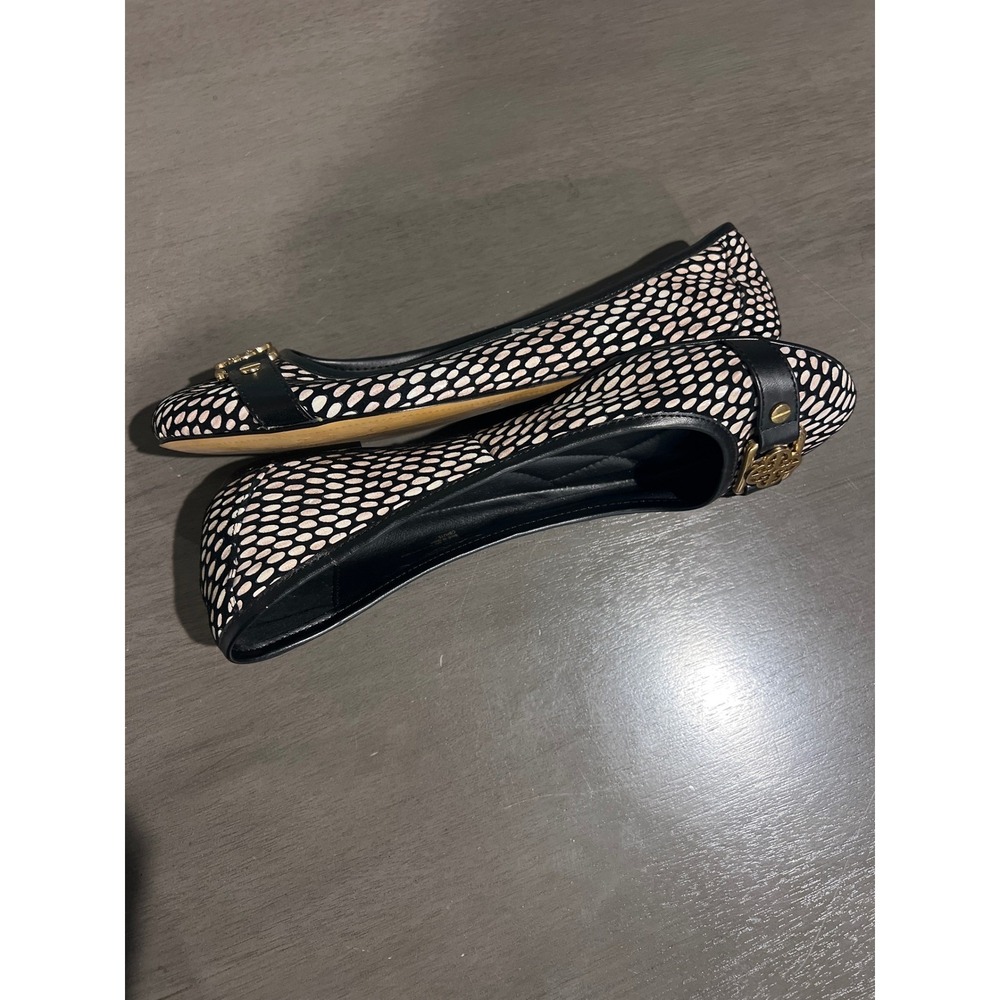 FLAW Isola Women's Black Tan Dotted Ballet Flats Gold Logo Buckle Shoes Size 8 - Picture 4 of 6